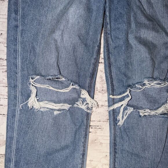 American Eagle Women’s High Rise Distressed Mom Jeans Size 8 Short - Picture 5 of 14